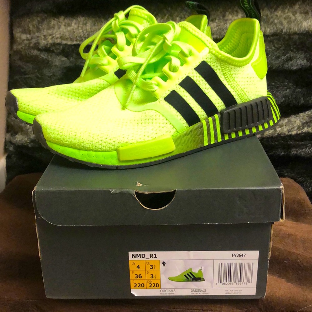 Price Drop!Adidas NMD_R1 Signal Green Originals US Womens 5.5 / Youth 4-BNWT/BOX